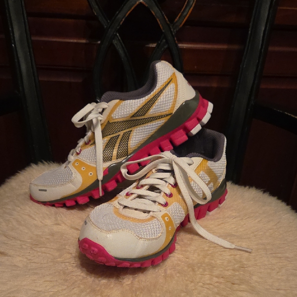 Great Reebok Zig Fly Zignano J9109 Women's Running/Walking Shoe White & Pink